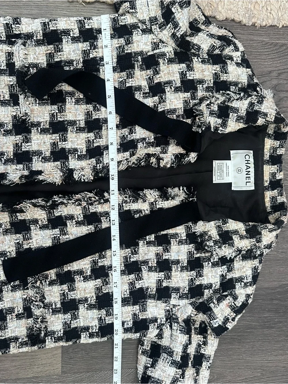 CHANEL 2004 Tweed Jacket
